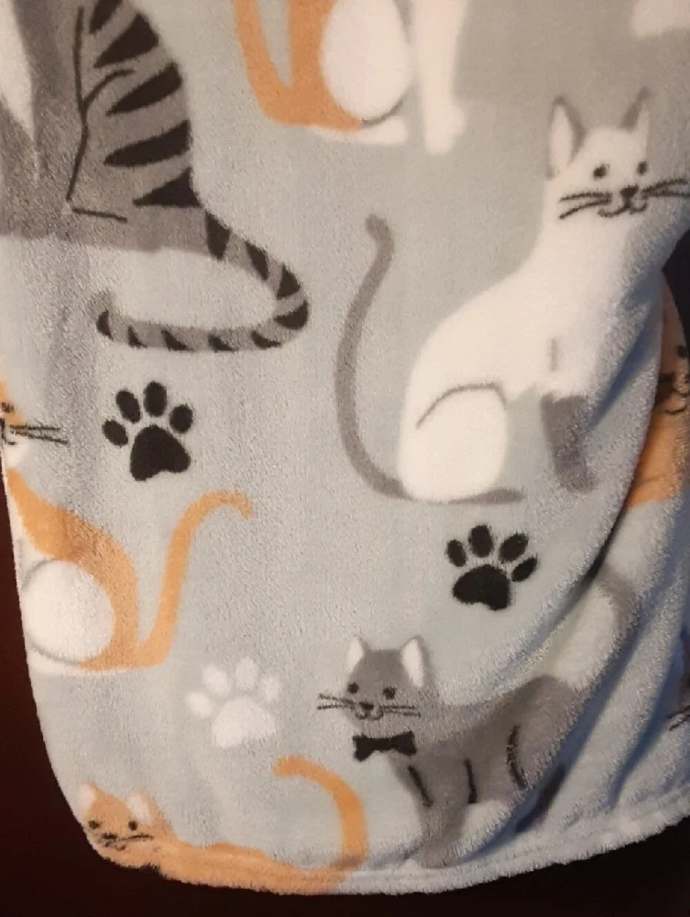 Wags & Whiskers Cat Print Plush Throw - Light gray
